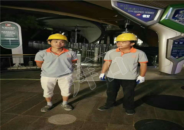 上海迪士尼礫石聚合物樣板鋪裝工程 上海迪士尼礫石聚合物樣板鋪裝工程