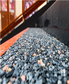 上海寶山三鄰橋體育文化園透水膠粘石路面項(xiàng)目